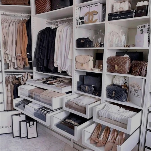 sbluxcloset